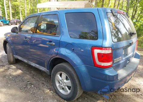 2010 Ford Escape Xls из США, поврежденный, VIN 1FMCU0C76AKB55227